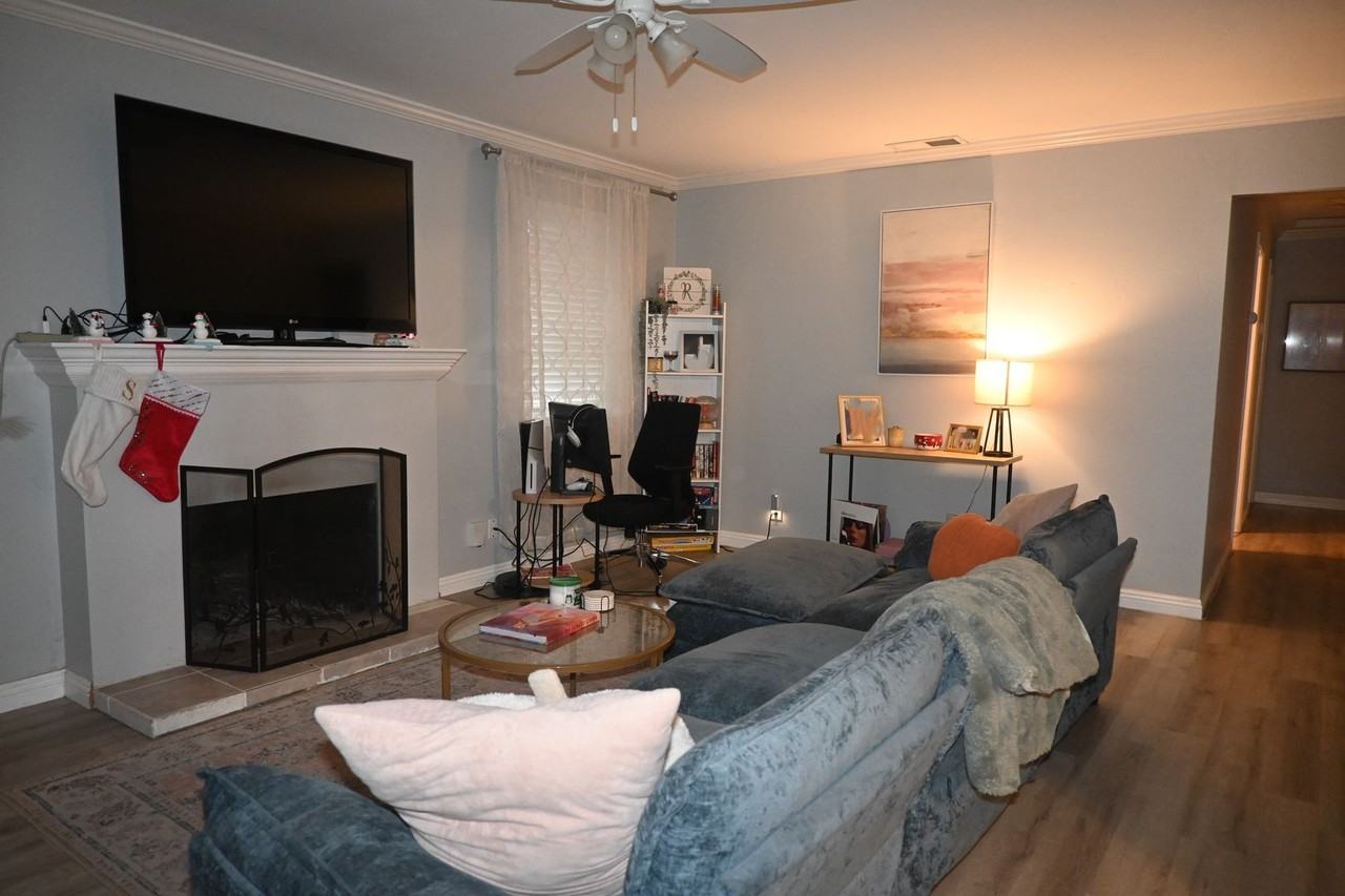 7382 Stratford St - Photo 4 of 18