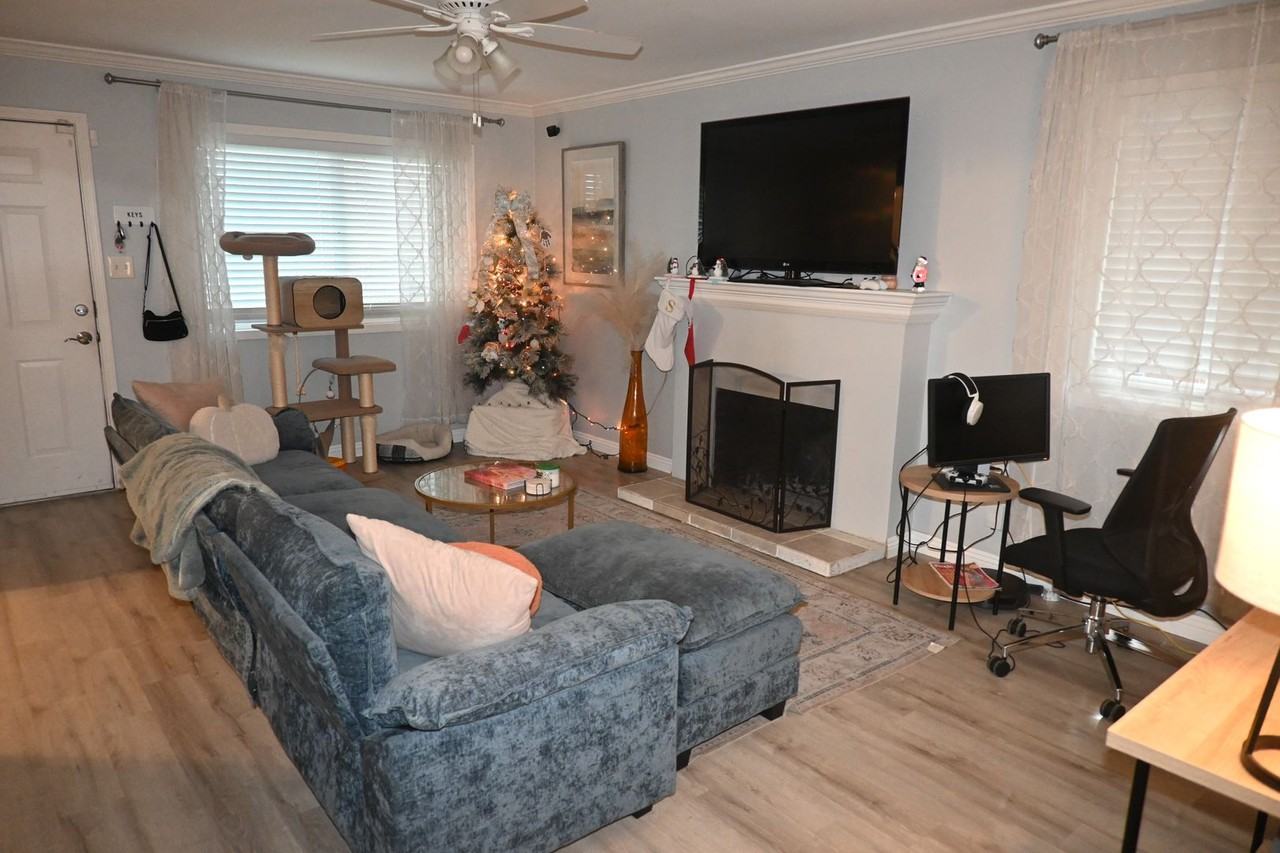 7382 Stratford St - Photo 5 of 18