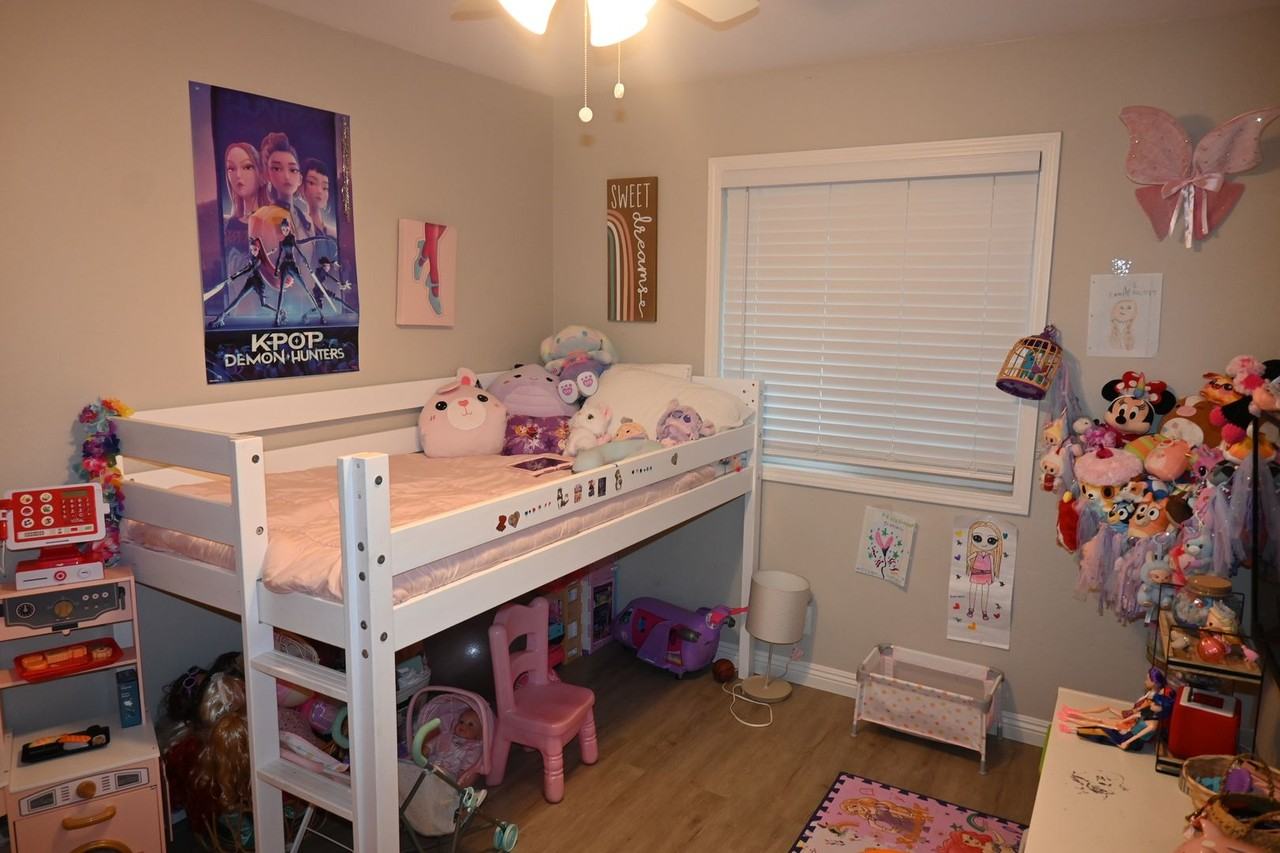 7382 Stratford St - Photo 7 of 17