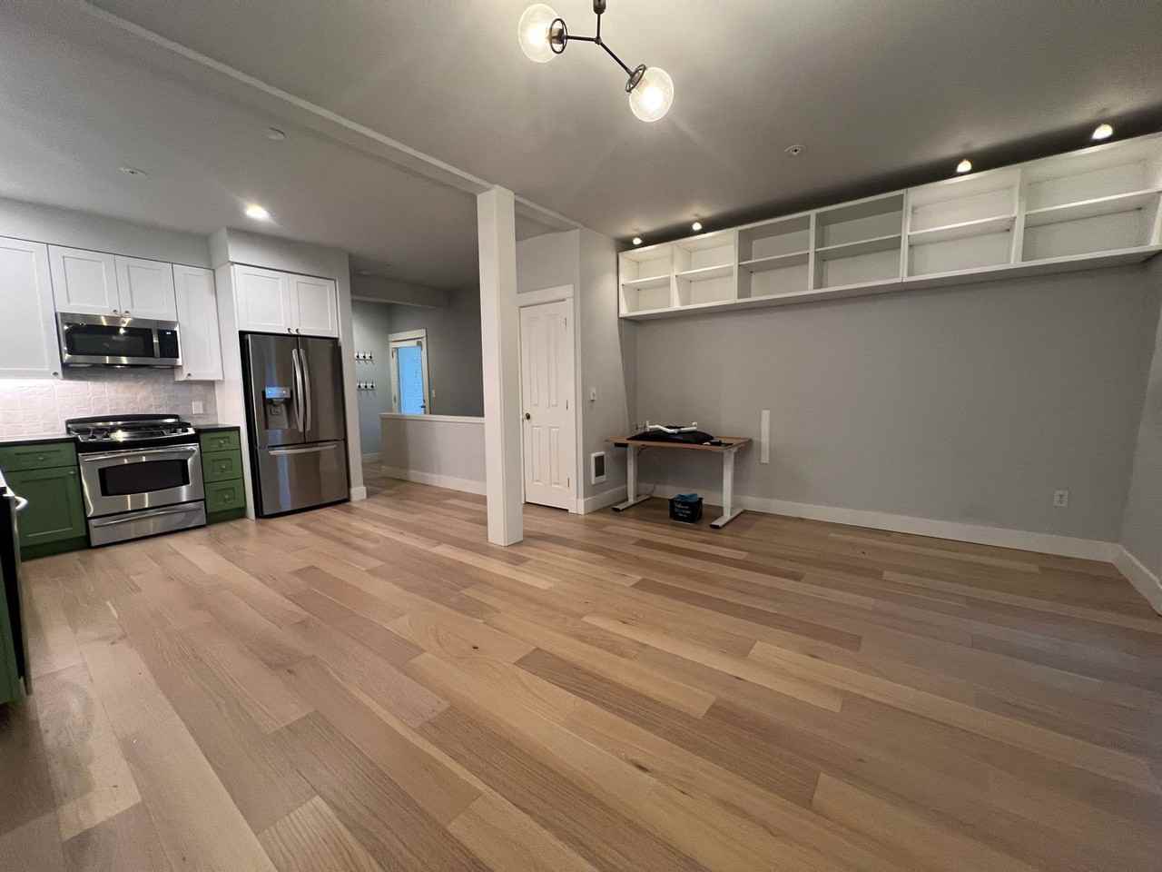 414 Malden Ave E - Photo 4 of 19