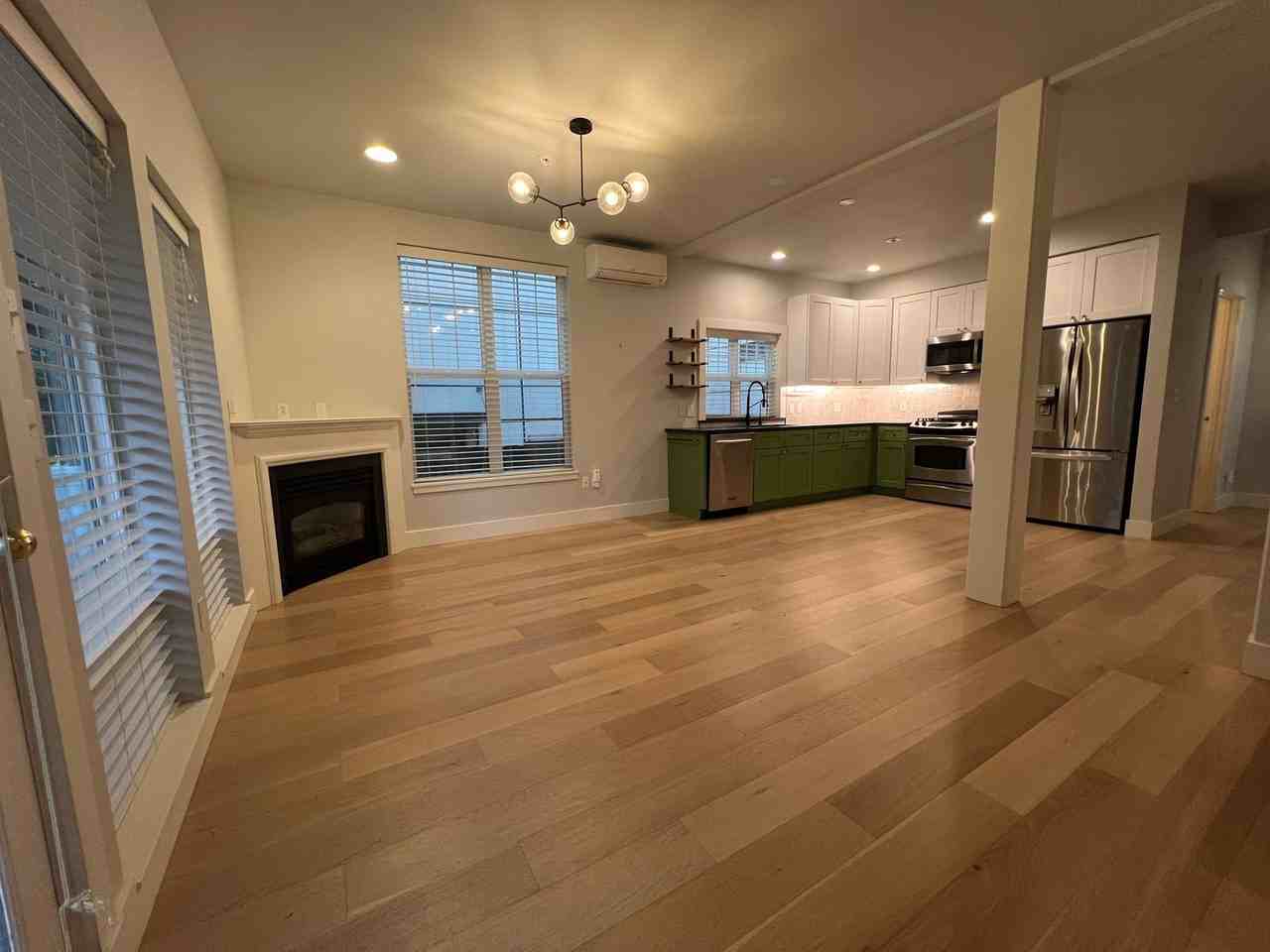 414 Malden Ave E - Photo 5 of 19