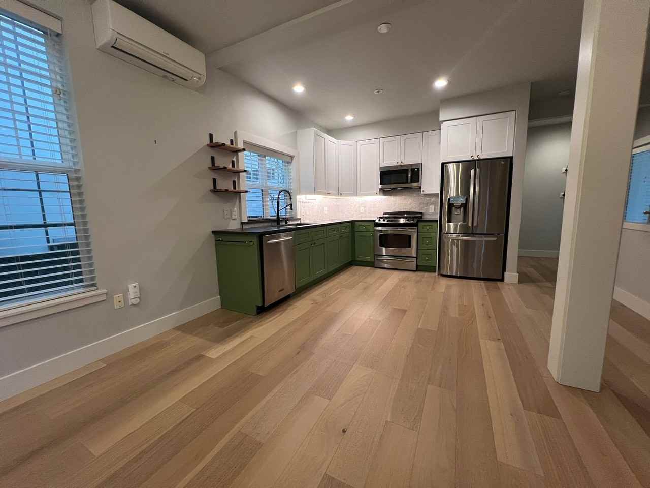 414 Malden Ave E - Photo 6 of 19