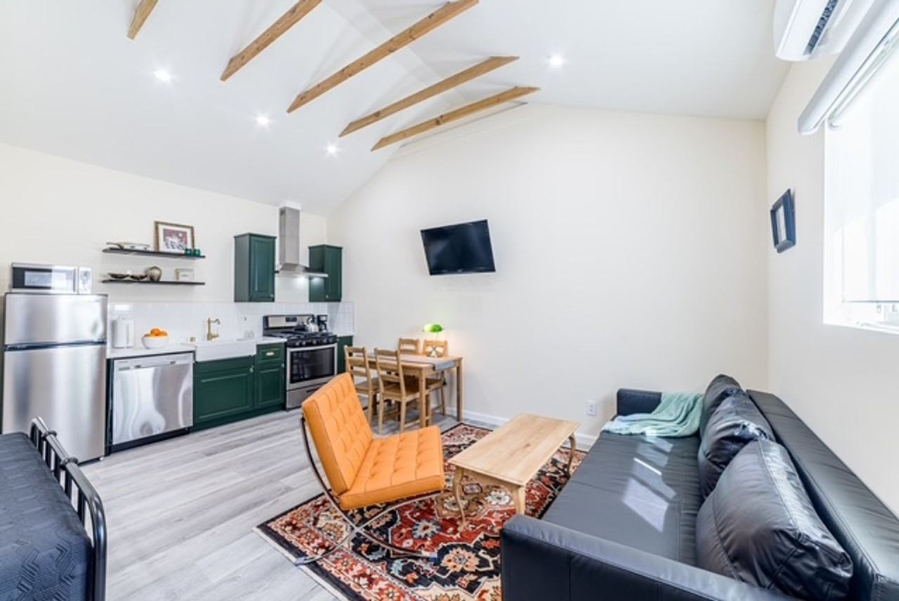 10527 Bianca Ave - Photo 3 of 14