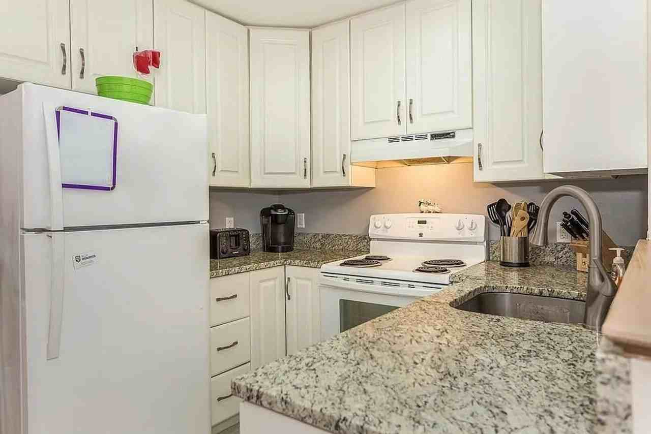 118 Burkhall St - Photo 3 of 15