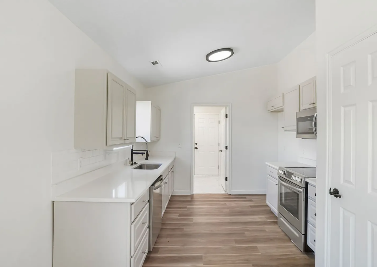 3480 W 290 N - Photo 2 of 18