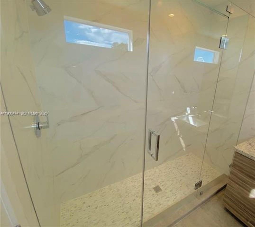 3653 3653 SW 25th St TH 3653 - Photo 6 of 20