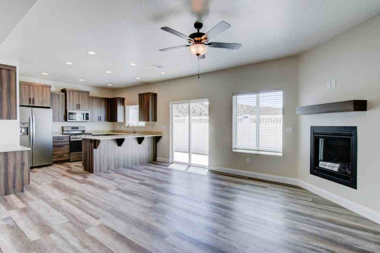 668 E Fiddlers Cove Dr #75 - Photo 2 of 9