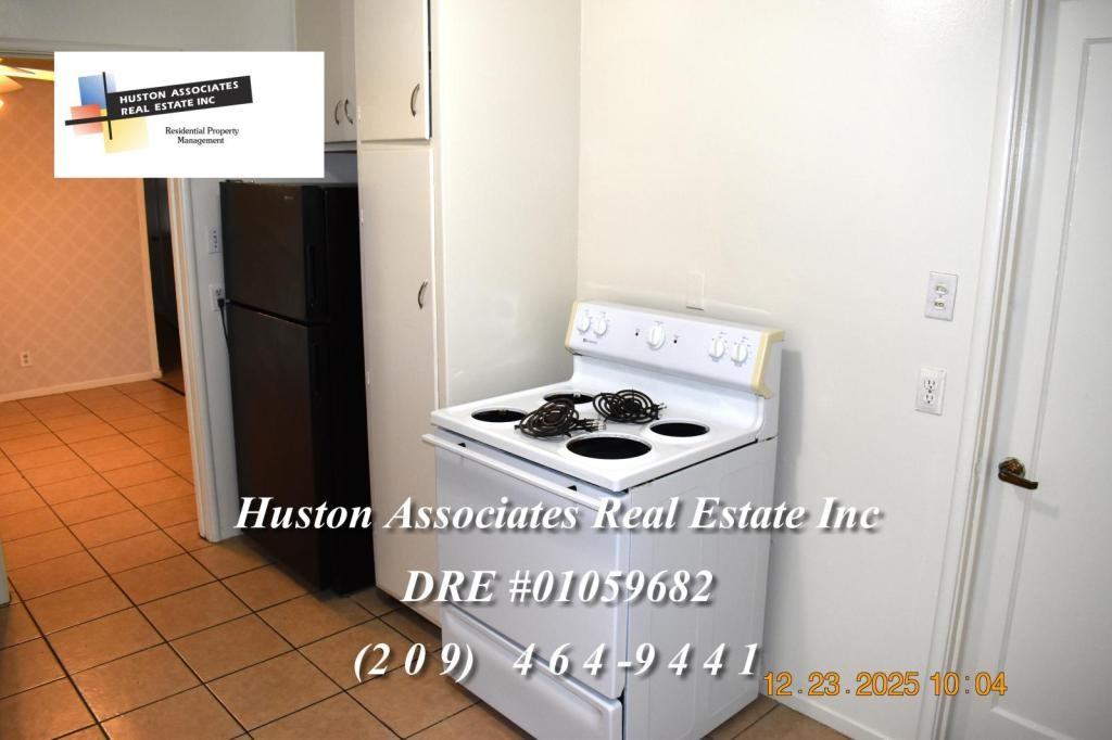 1714 Del Rio Dr - Photo 5 of 13