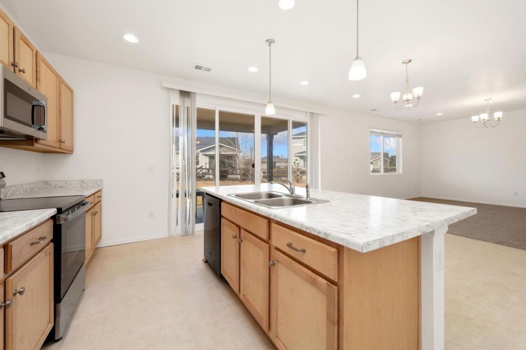 2985 Bridal Veil Falls Ct - Photo 6 of 19