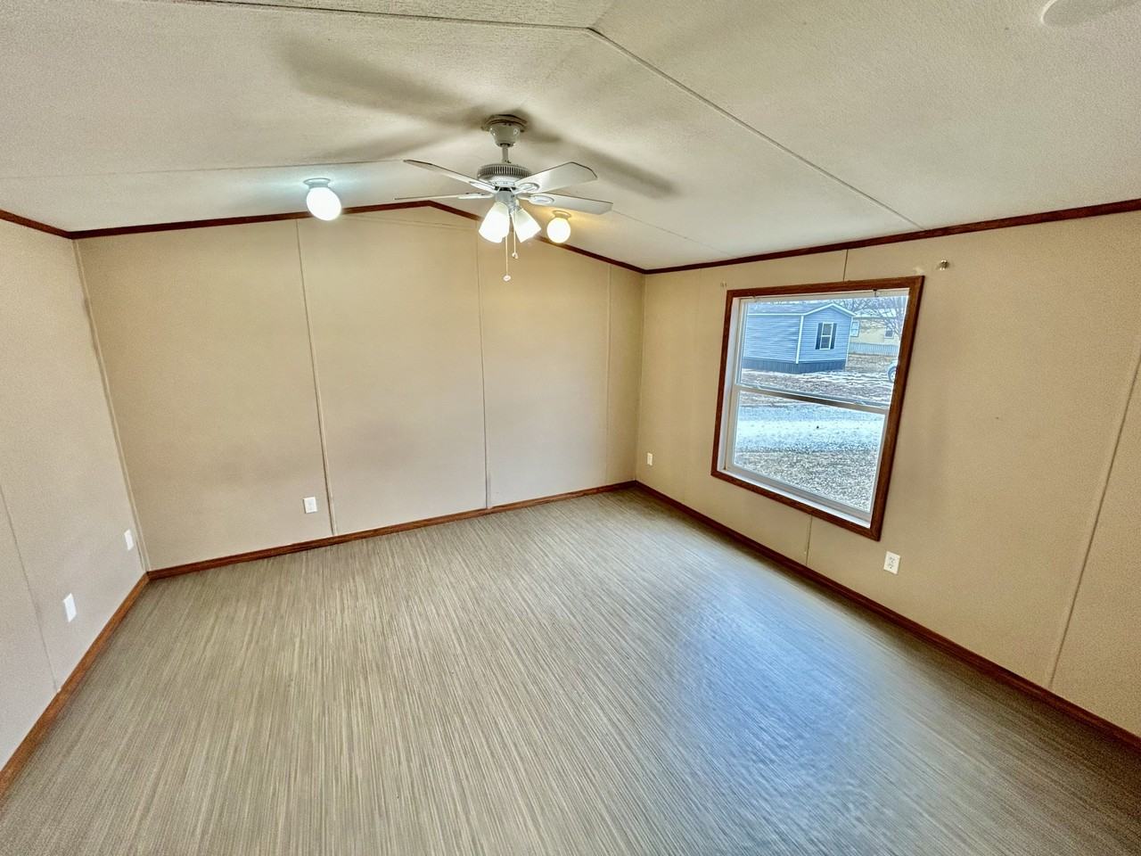 16840 County Roadgarden Oaks #4 - Photo 3 of 9