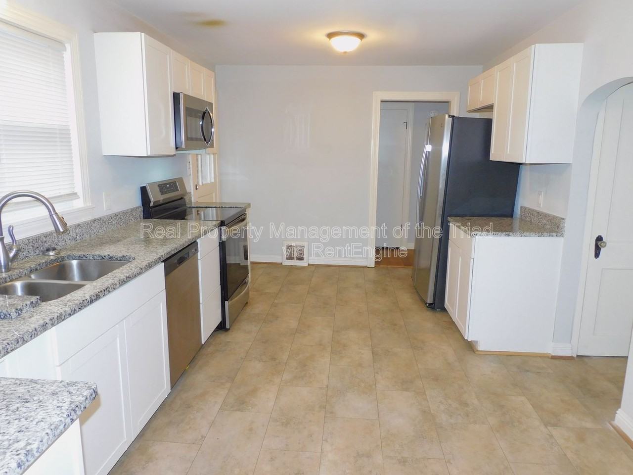 3713 Cherry St - Photo 2 of 25