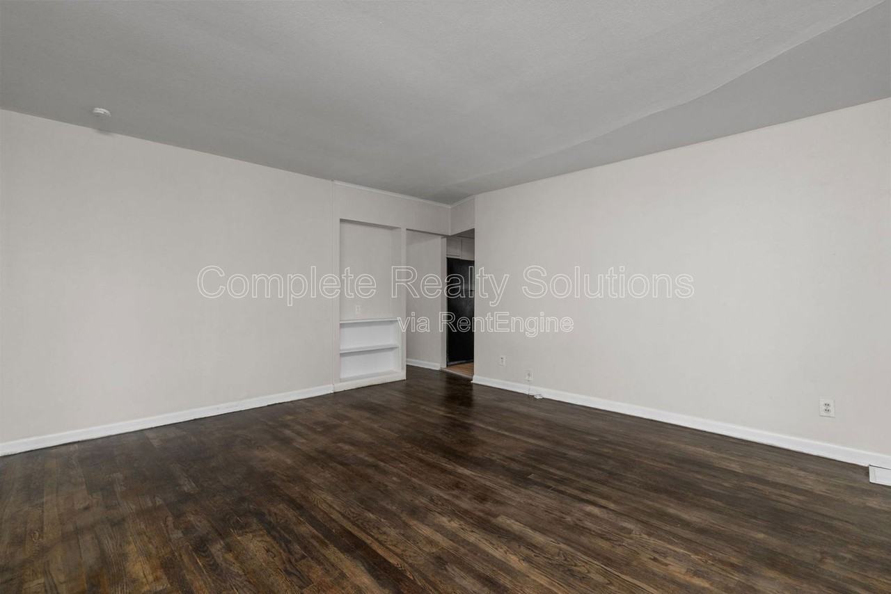 9834 Portage Dr - Photo 5 of 30