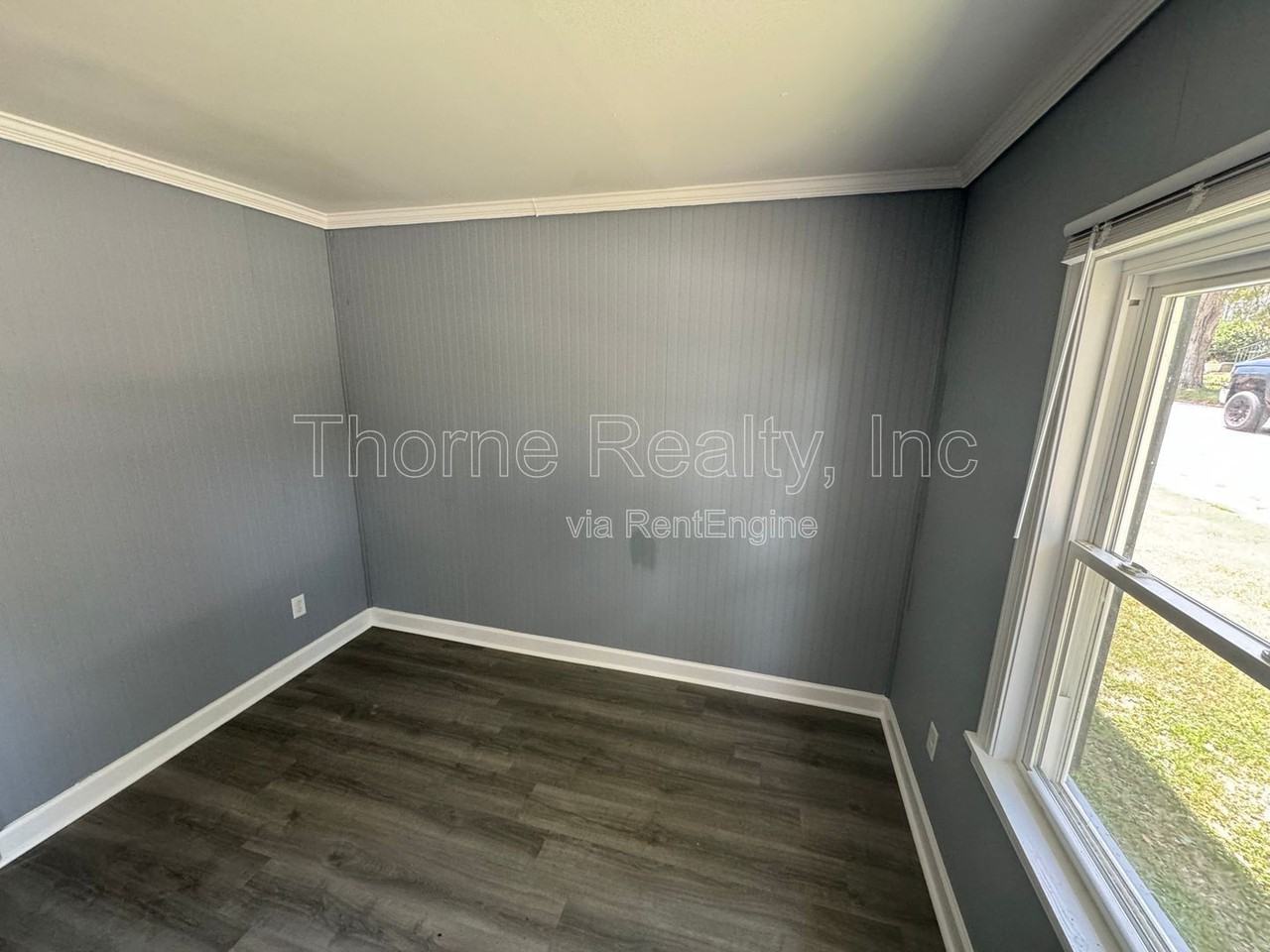 305 E Battle Ave - Photo 3 of 18