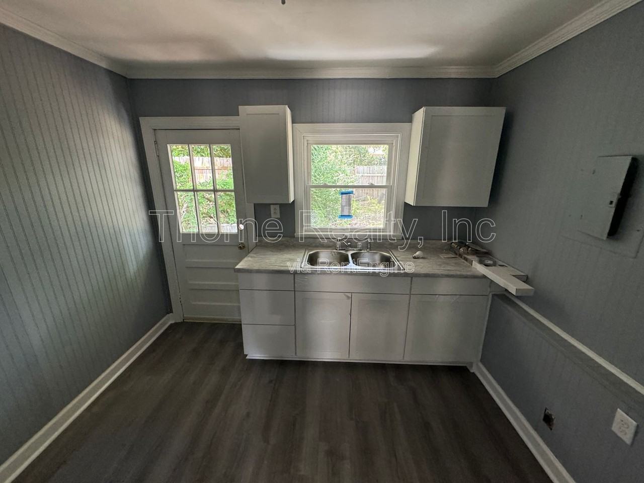 305 E Battle Ave - Photo 4 of 18