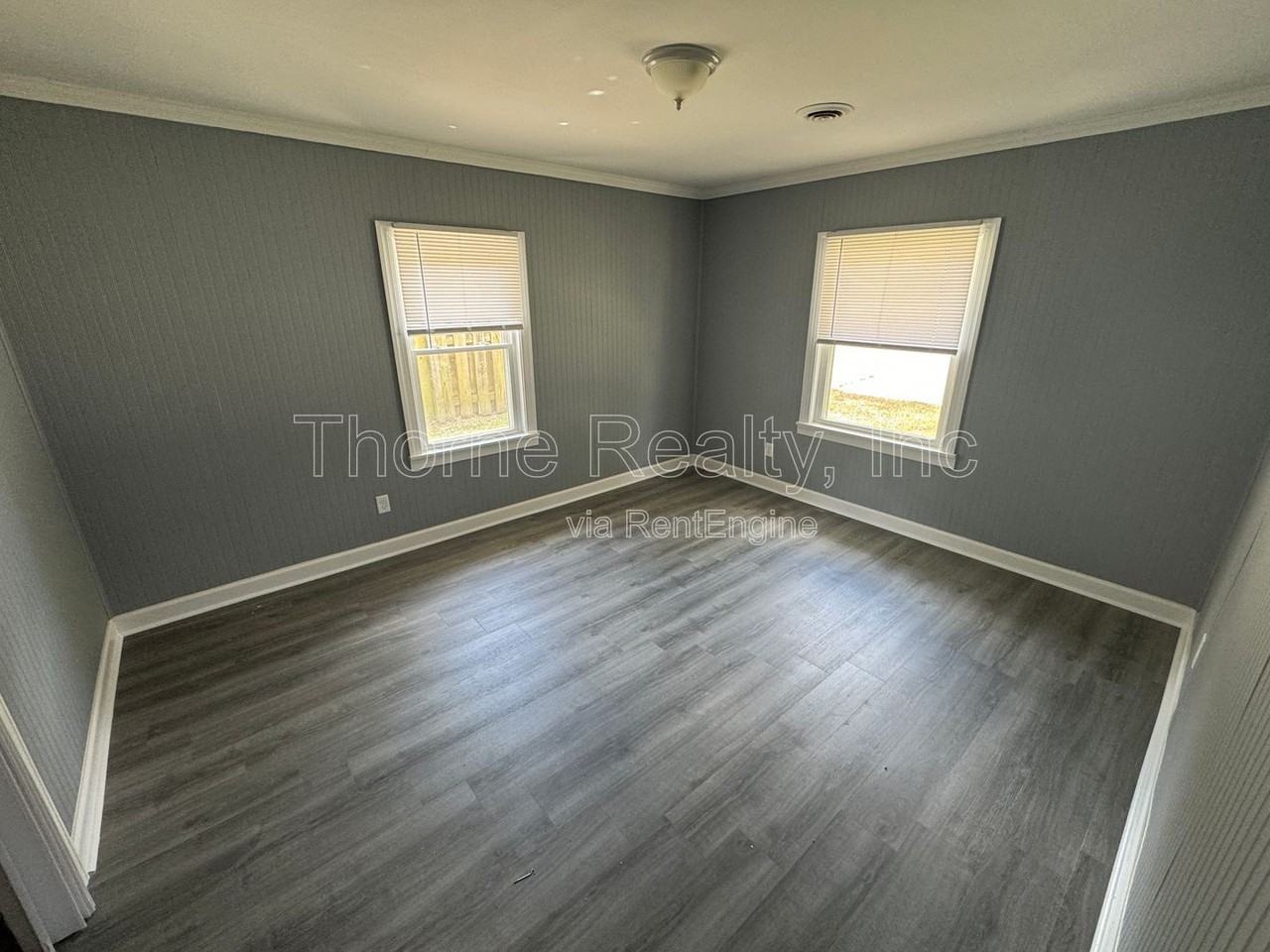 305 E Battle Ave - Photo 7 of 18