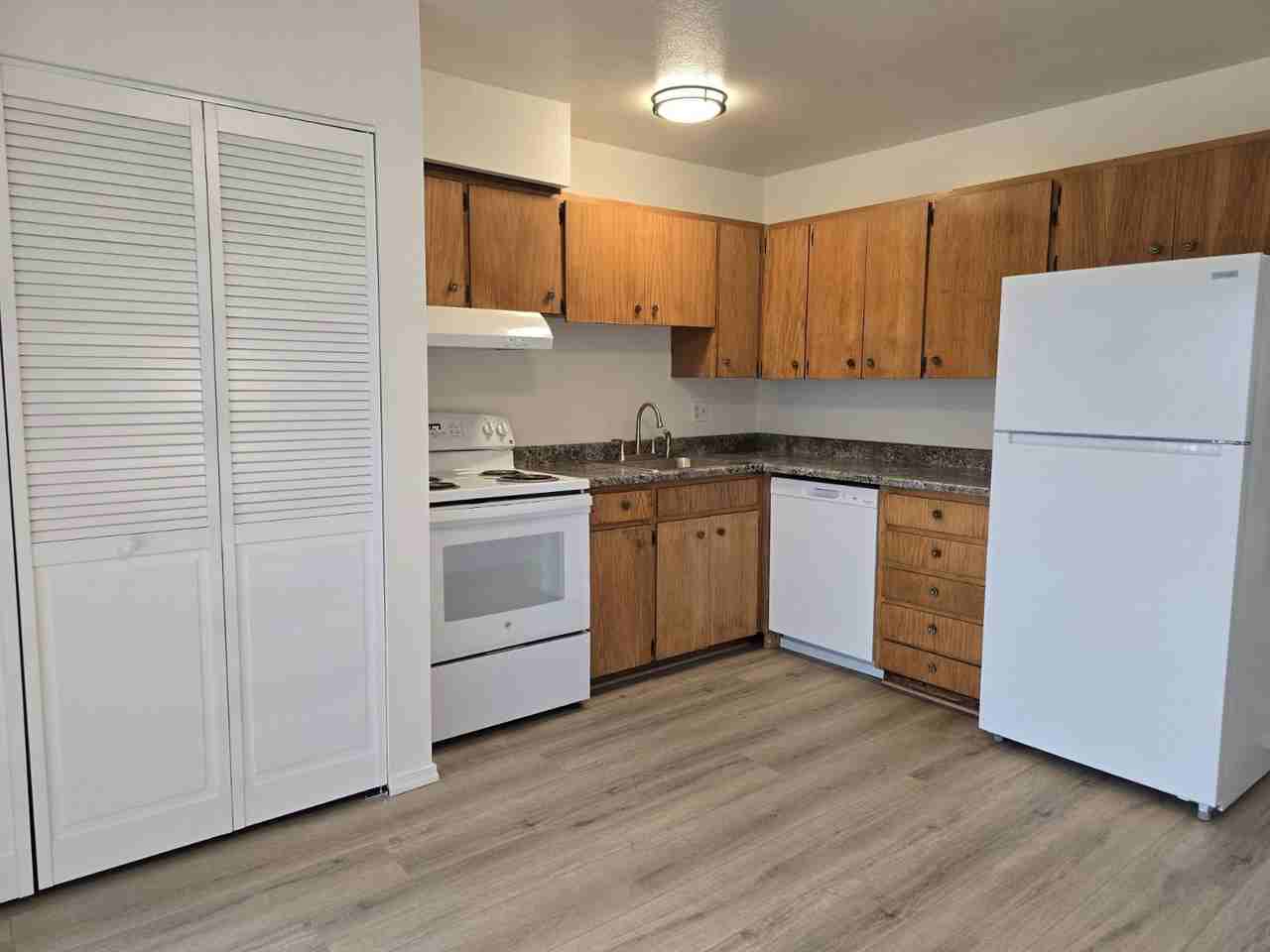 633 Se Flint St #12 - Photo 7 of 14