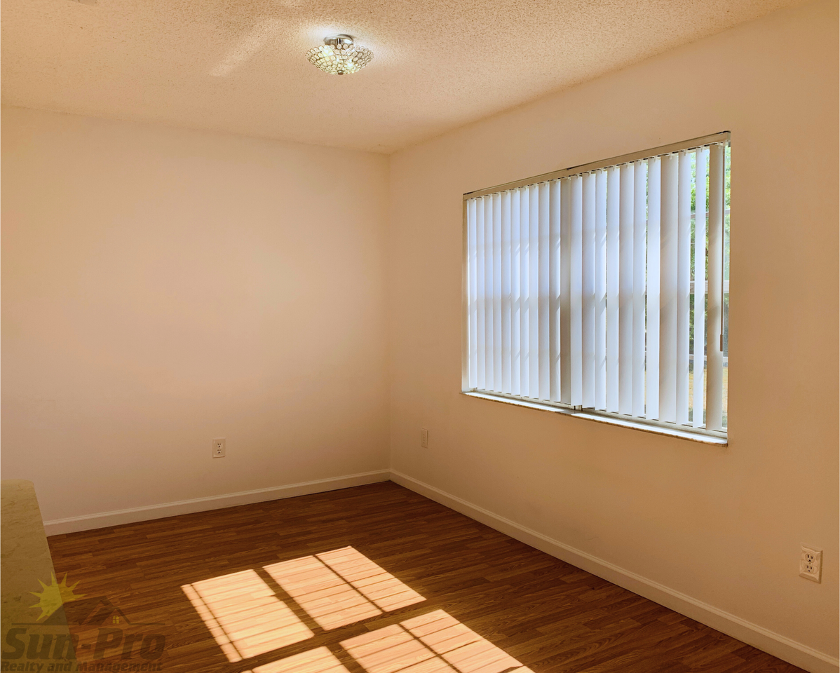 428 Banana Cay Dr - Photo 6 of 10