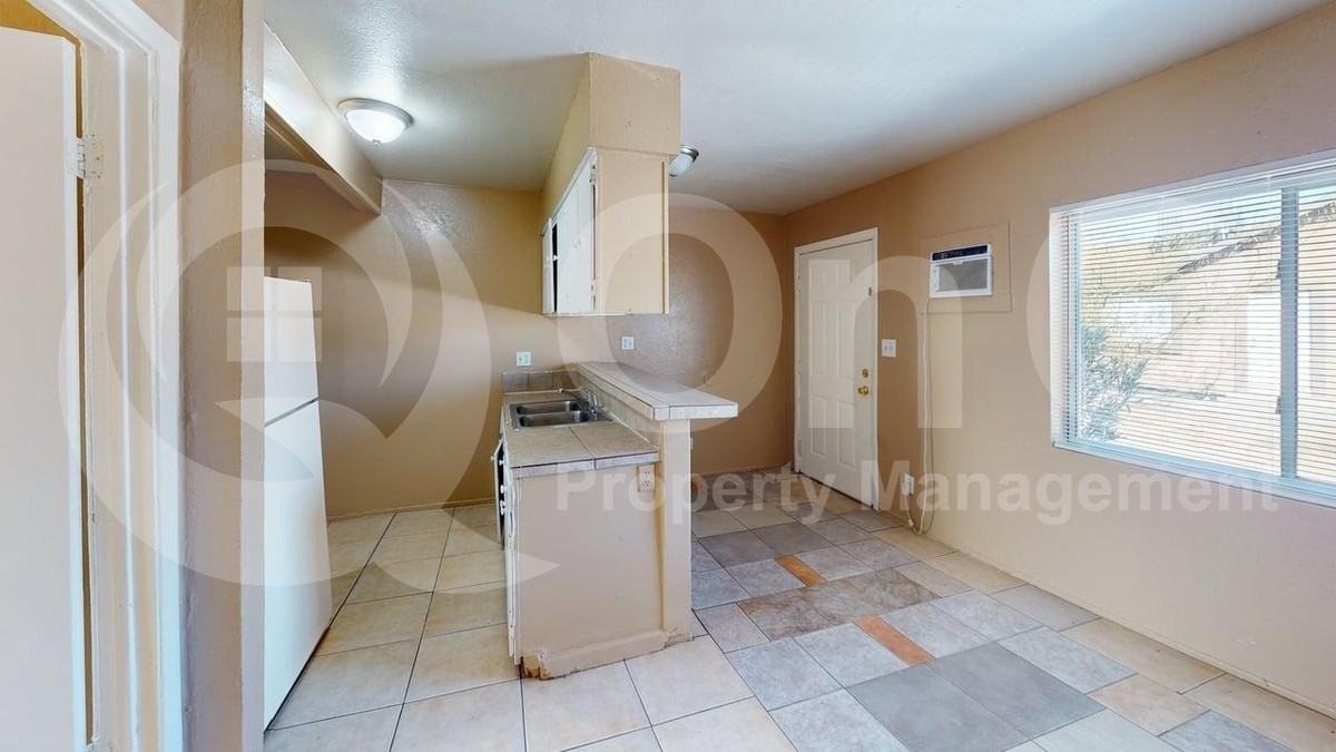 14 S 31st Ave #1 - Photo 5 of 13