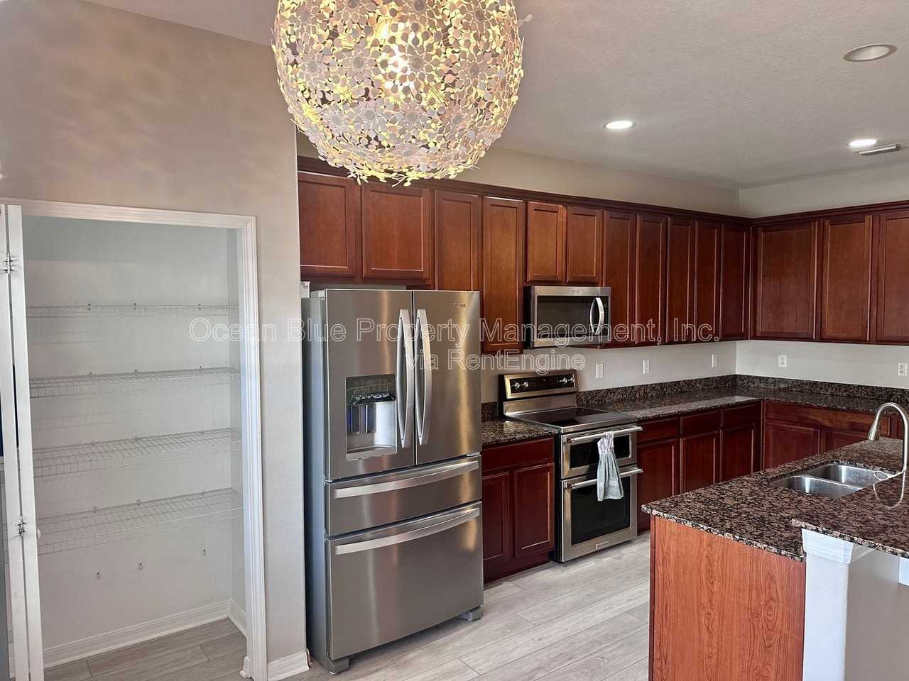 1525 Hillview Ln - Photo 5 of 13