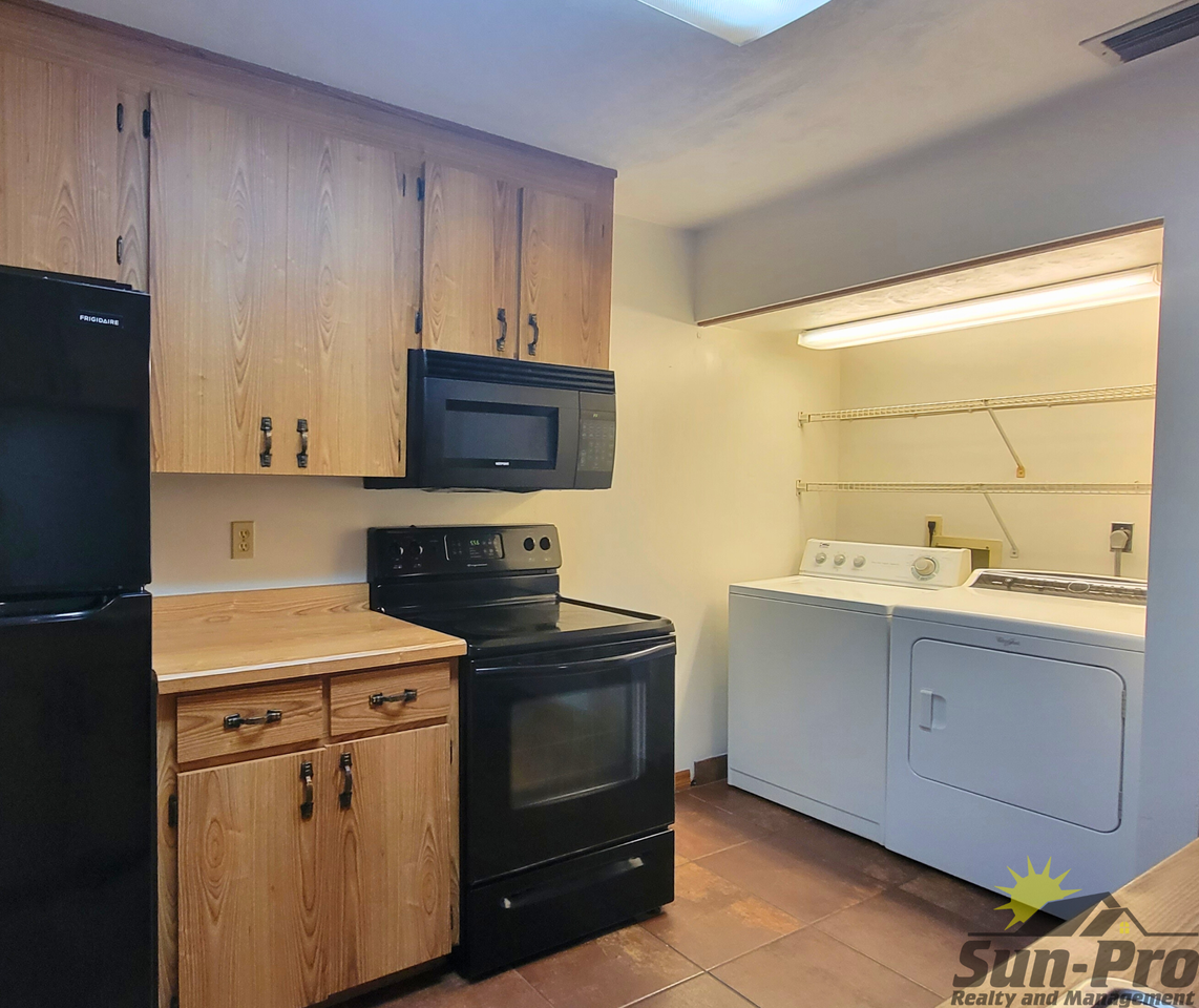 1668 Spring Garden Ct - Photo 5 of 14