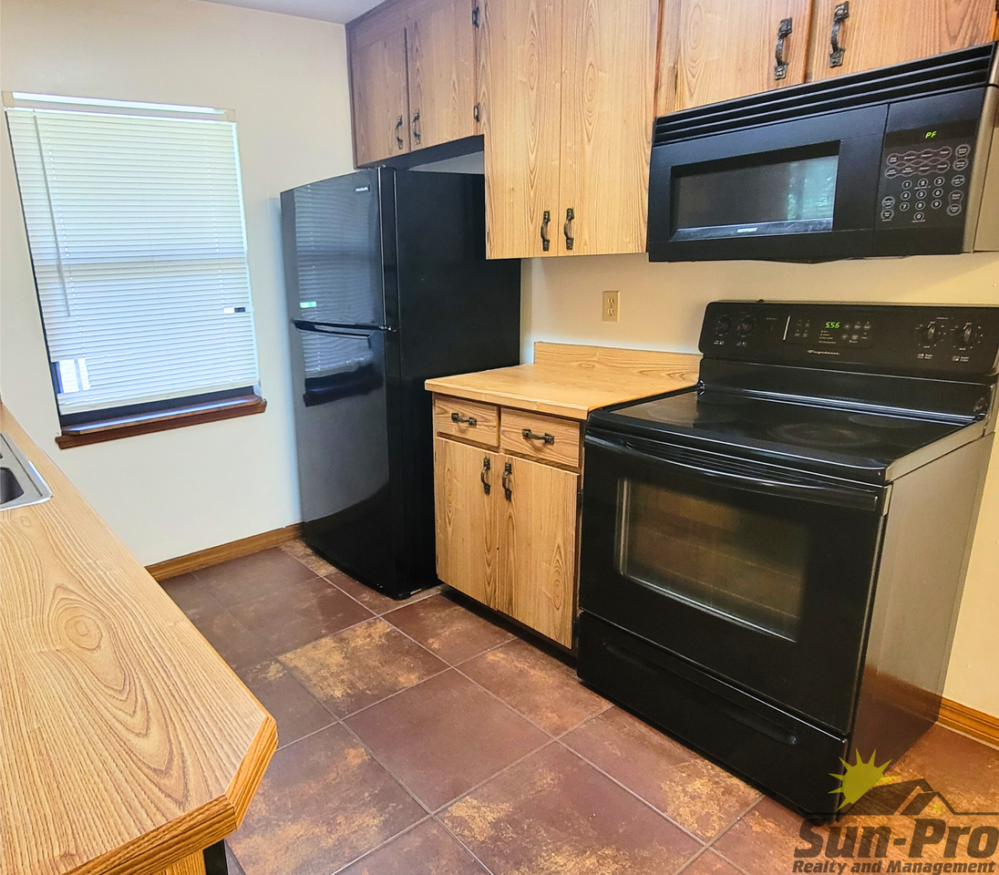 1668 Spring Garden Ct - Photo 6 of 14