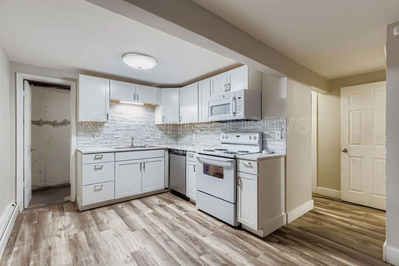 9406 W 57th Ave #5 - Photo 4 of 23