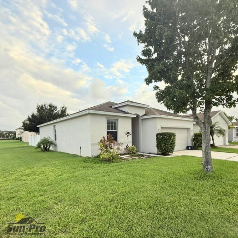 1932 Cove Point Rd - Photo 2 of 22