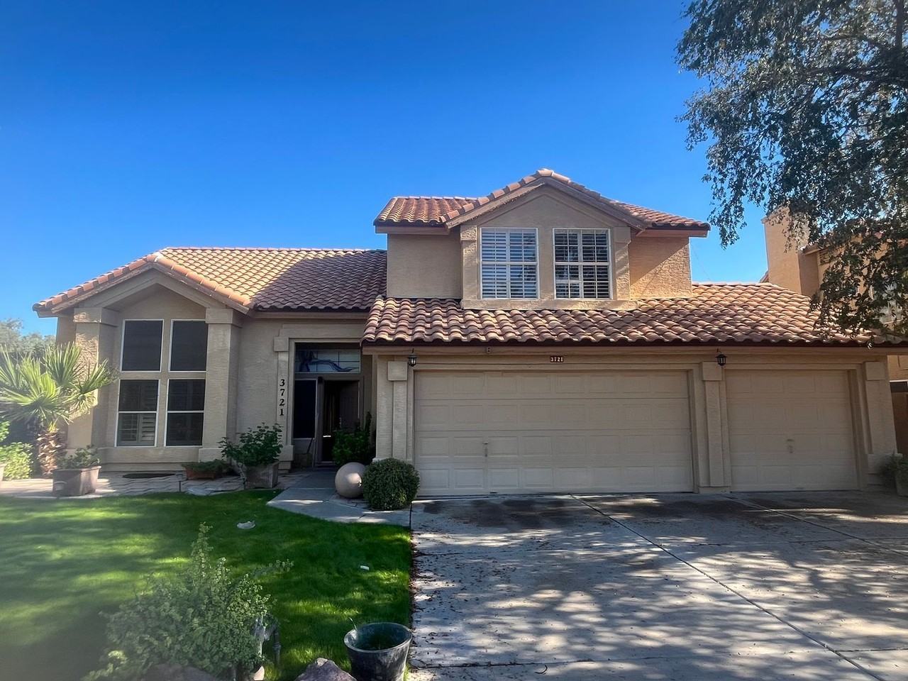 3721 S Hawthorn Dr - Photo 3 of 21