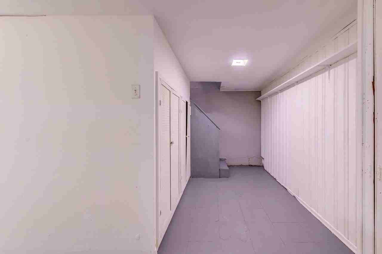 212 Lakeside Dr - Photo 4 of 29