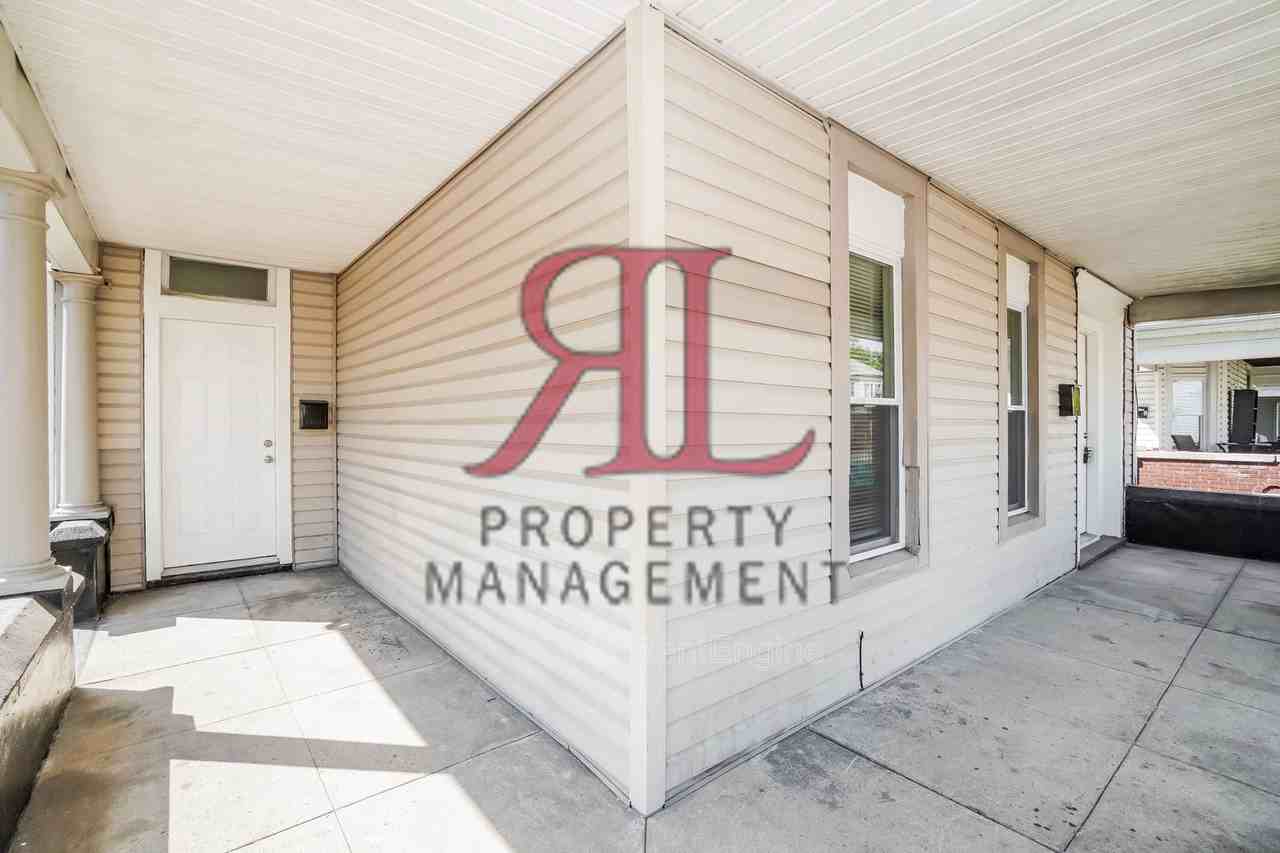 235 W Church St - Photo 4 of 26