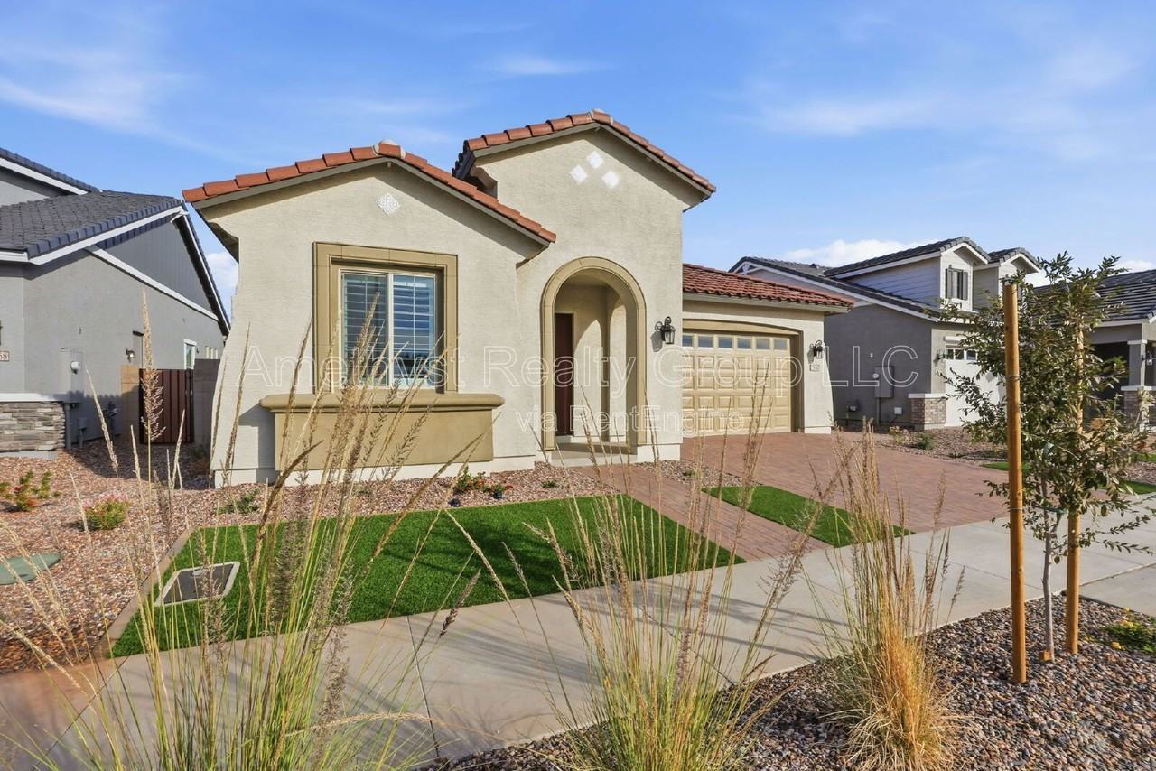 15660 W Pershing St - Photo 3 of 33