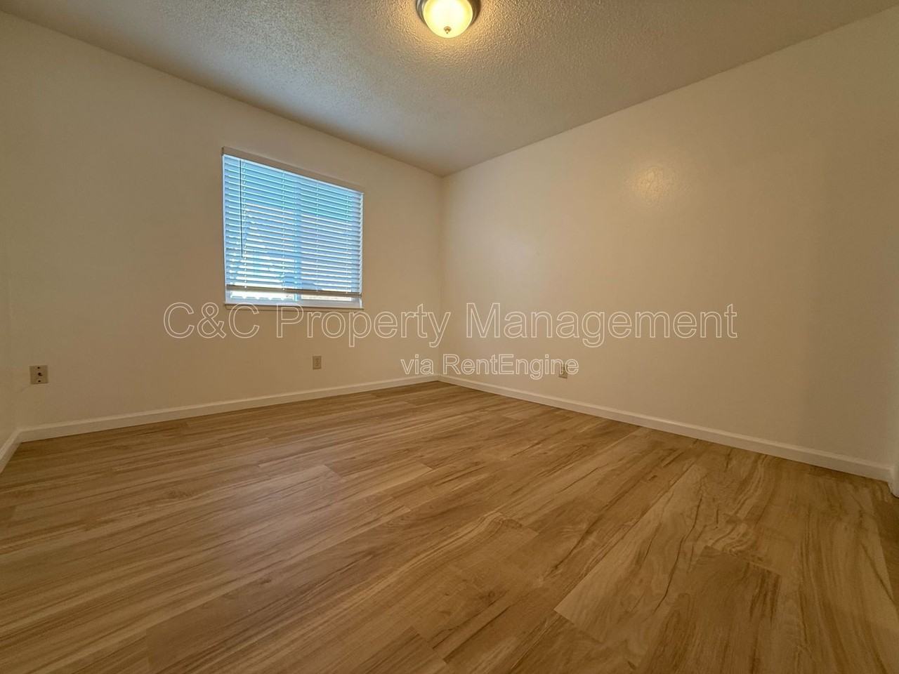 1280 Hilby Ave #11 - Photo 3 of 7