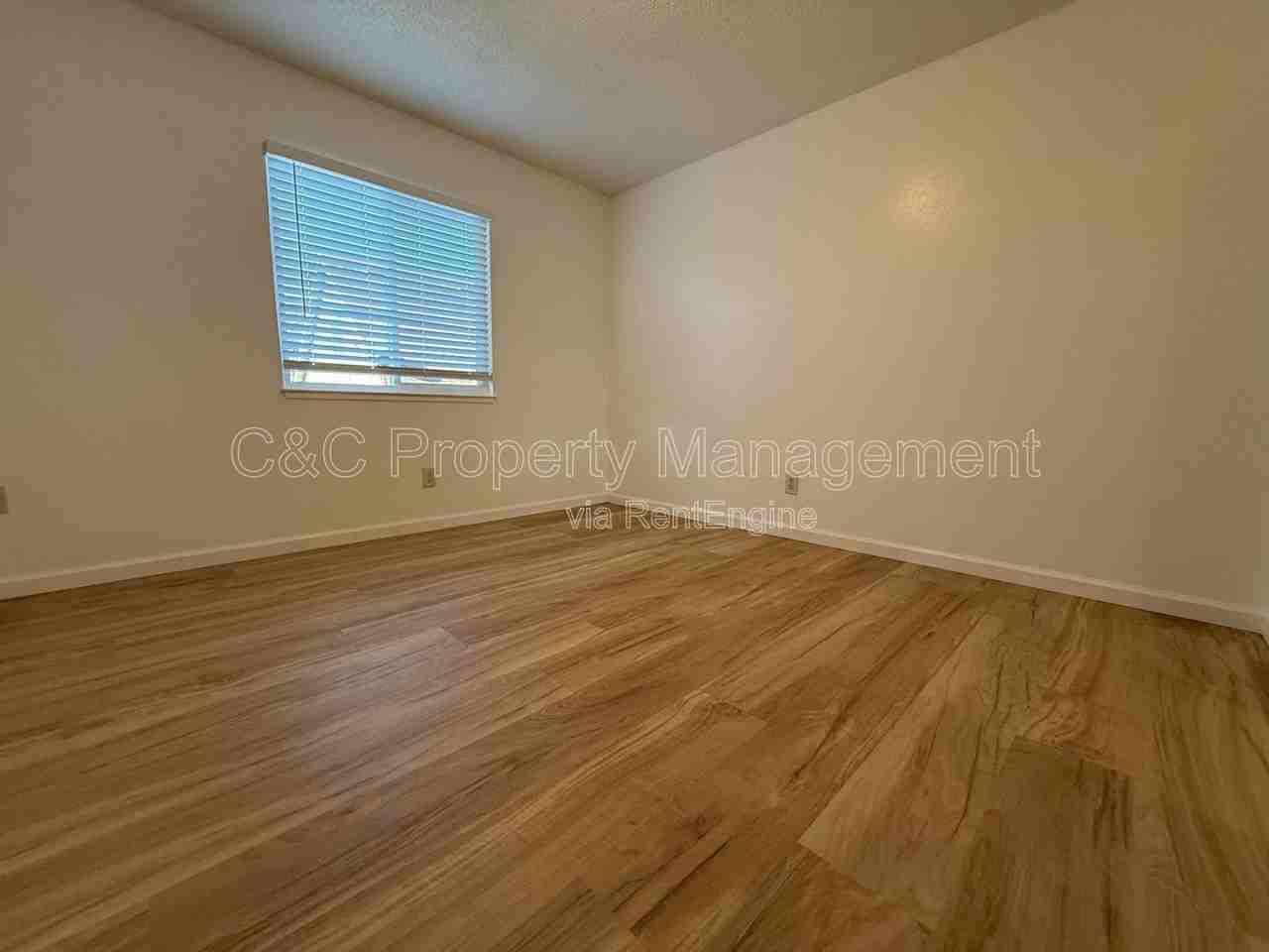 1280 Hilby Ave #11 - Photo 6 of 7