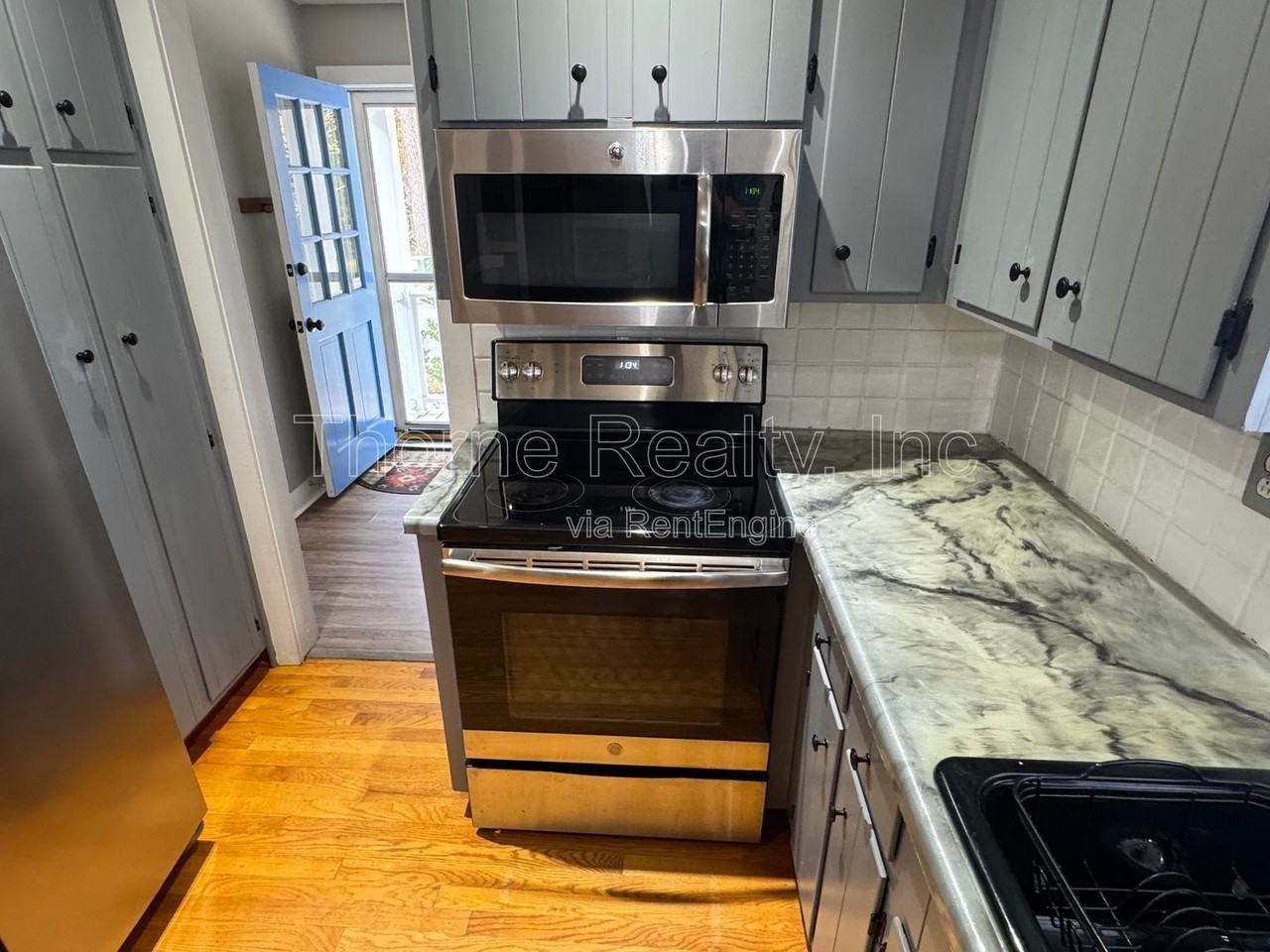 1508 Treetop Ln - Photo 5 of 18