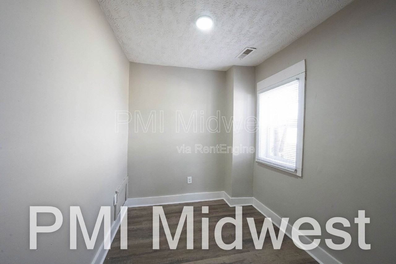 2932 N Dearborn St #A - Photo 7 of 11