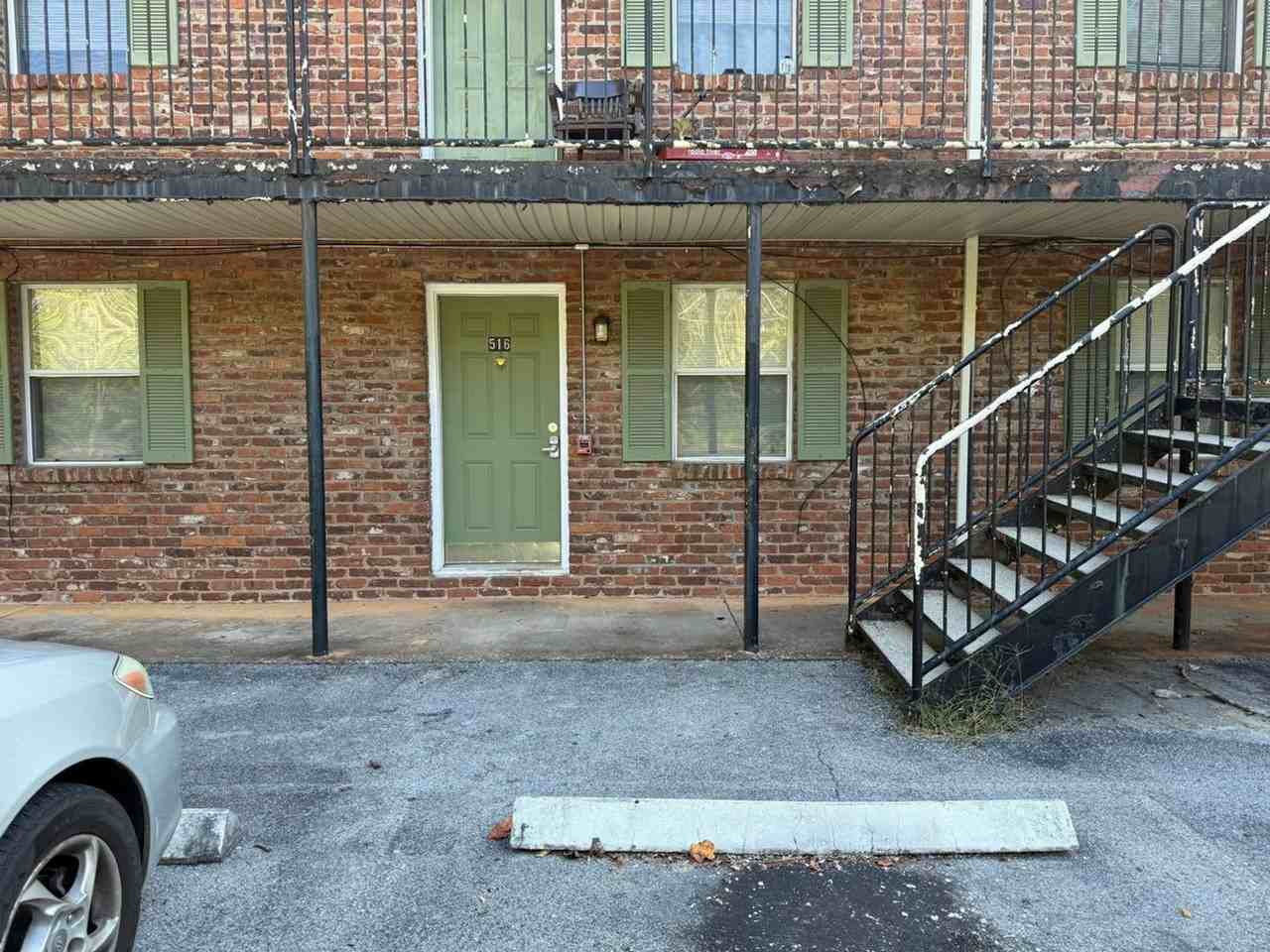 516 E Red Bud Rd - Photo 2 of 17