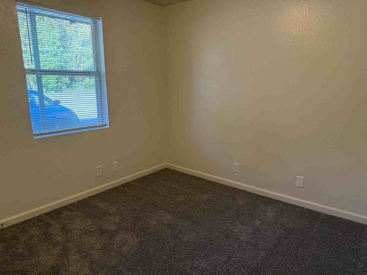 516 E Red Bud Rd - Photo 7 of 17