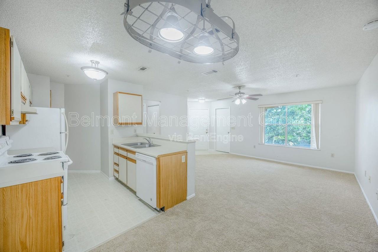 974 Leeward Pl #306 - Photo 5 of 12