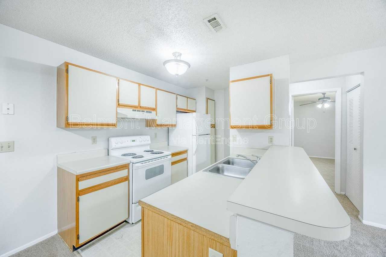 974 Leeward Pl #306 - Photo 7 of 12