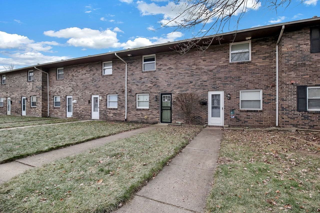 1226 Woodbrook Cir W #D - Photo 4 of 29