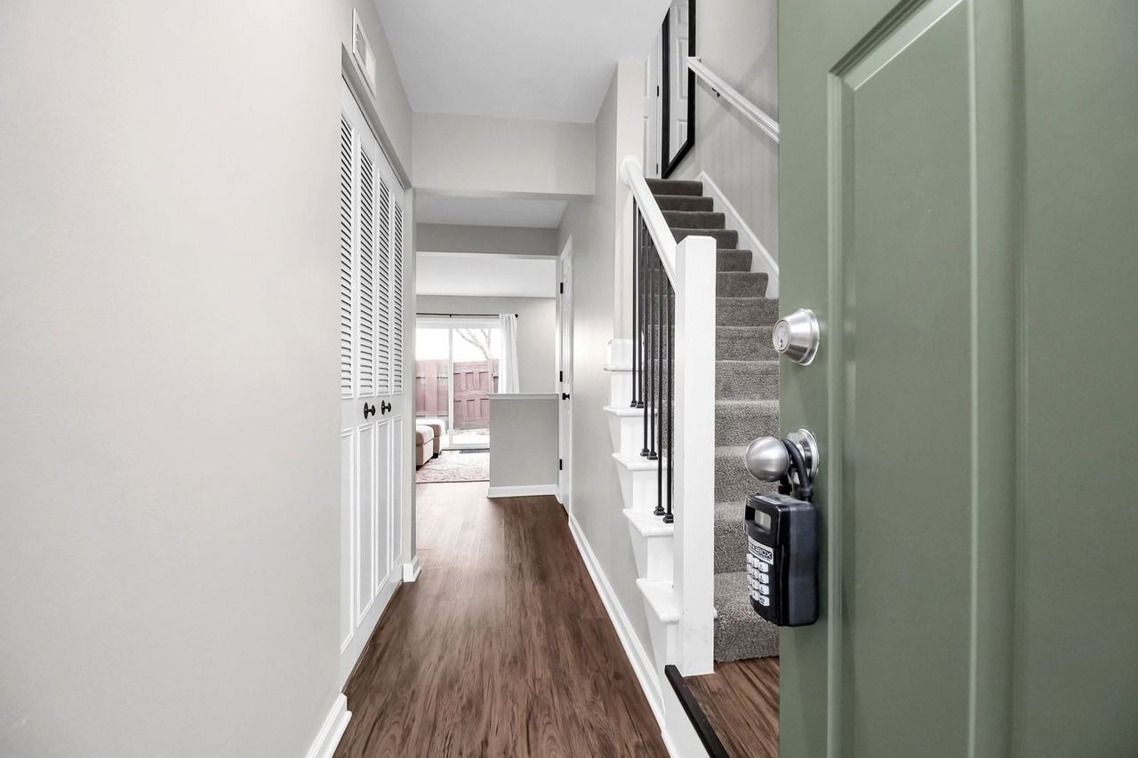 1226 Woodbrook Cir W #D - Photo 5 of 29