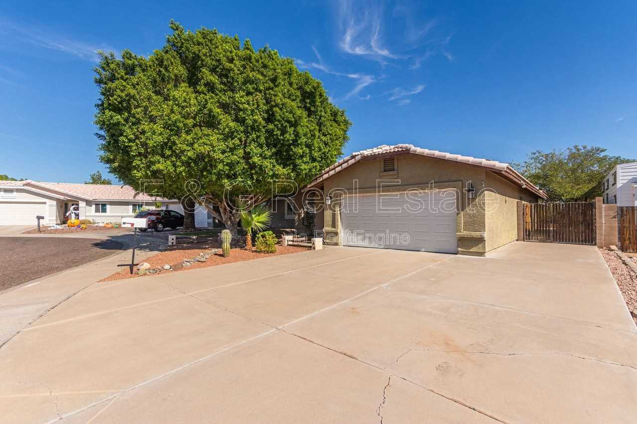 19011 N 12th Dr - Photo 2 of 28