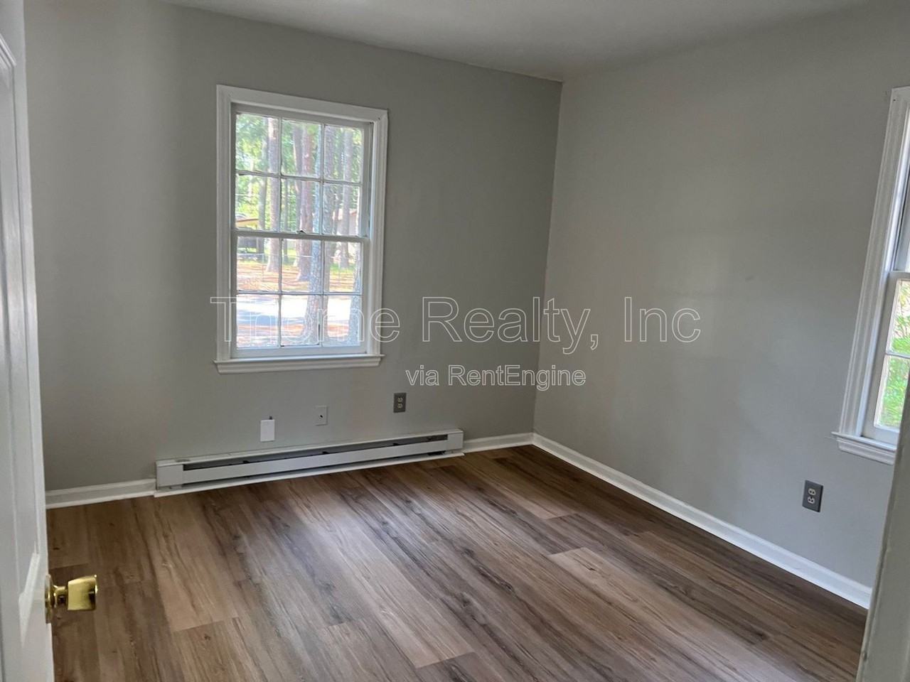 1705 Fountain St - Photo 3 of 6