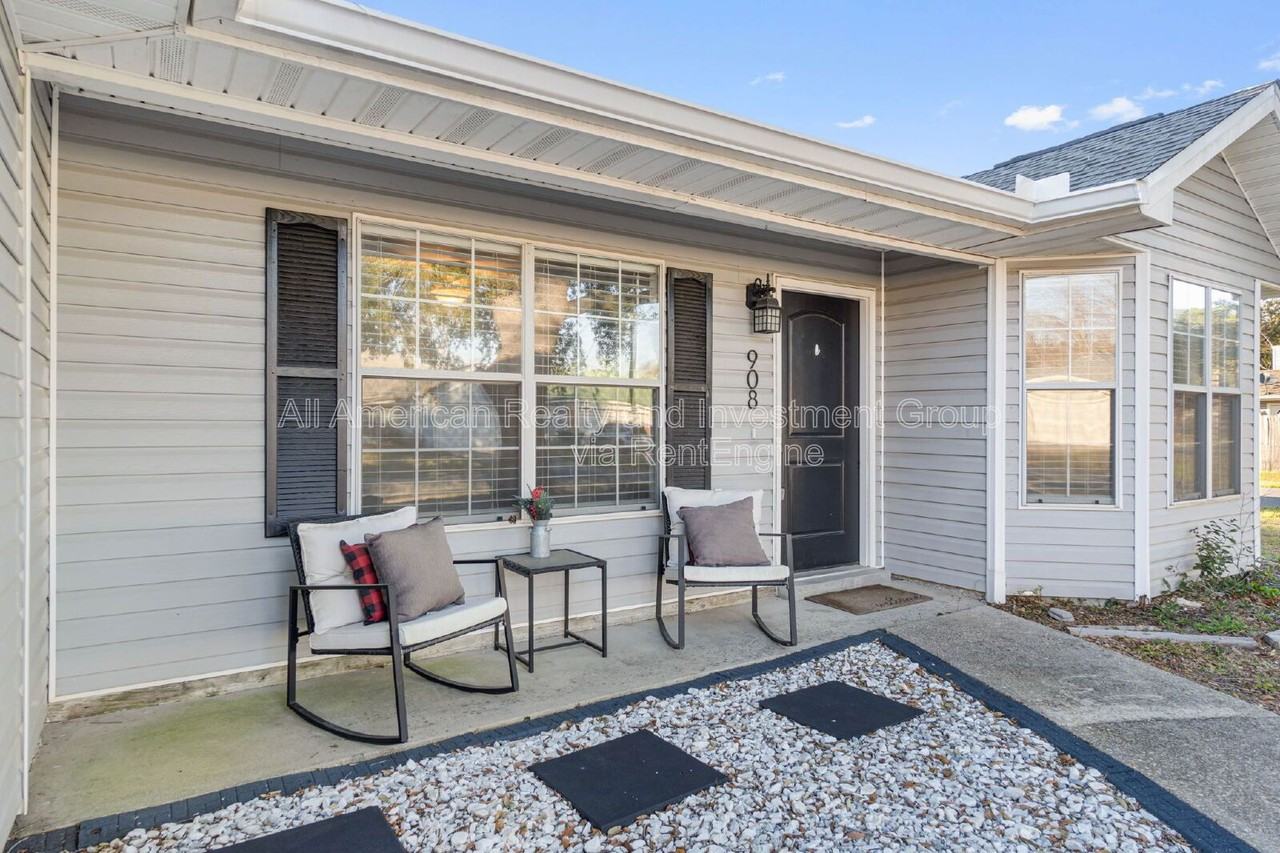 908 Emily Cir - Photo 2 of 24