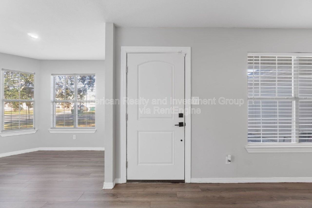 908 Emily Cir - Photo 3 of 24