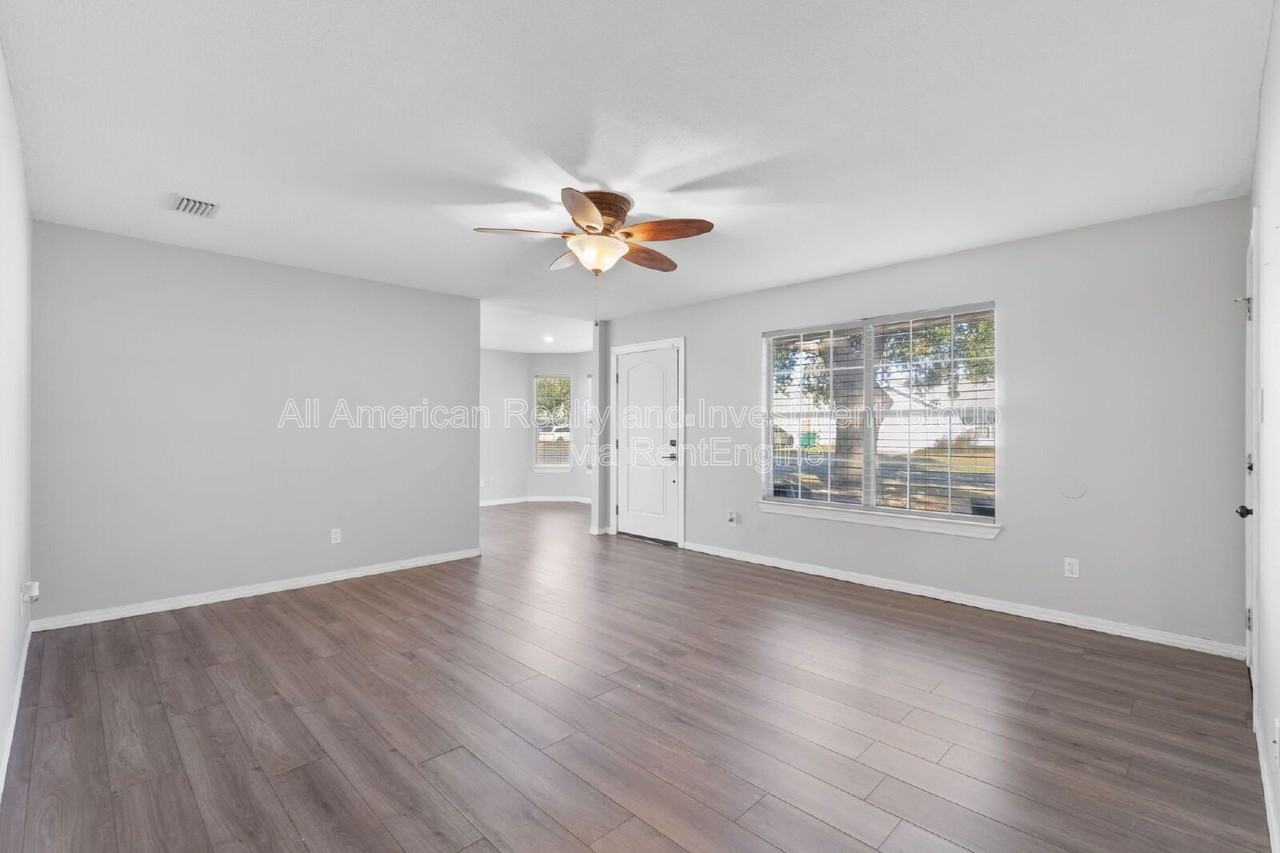 908 Emily Cir - Photo 5 of 24