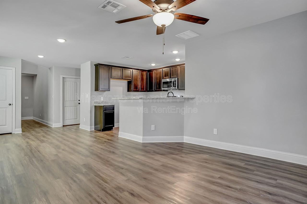 2735 W Washington St - Photo 4 of 12