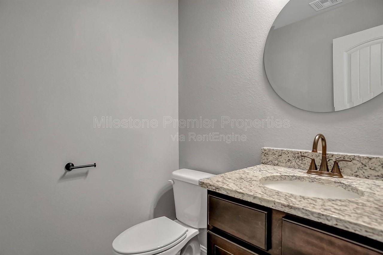 2735 W Washington St - Photo 7 of 12