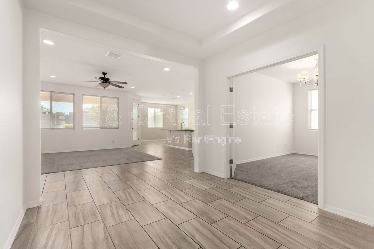 2169 W Madisen Marie Ave - Photo 5 of 35