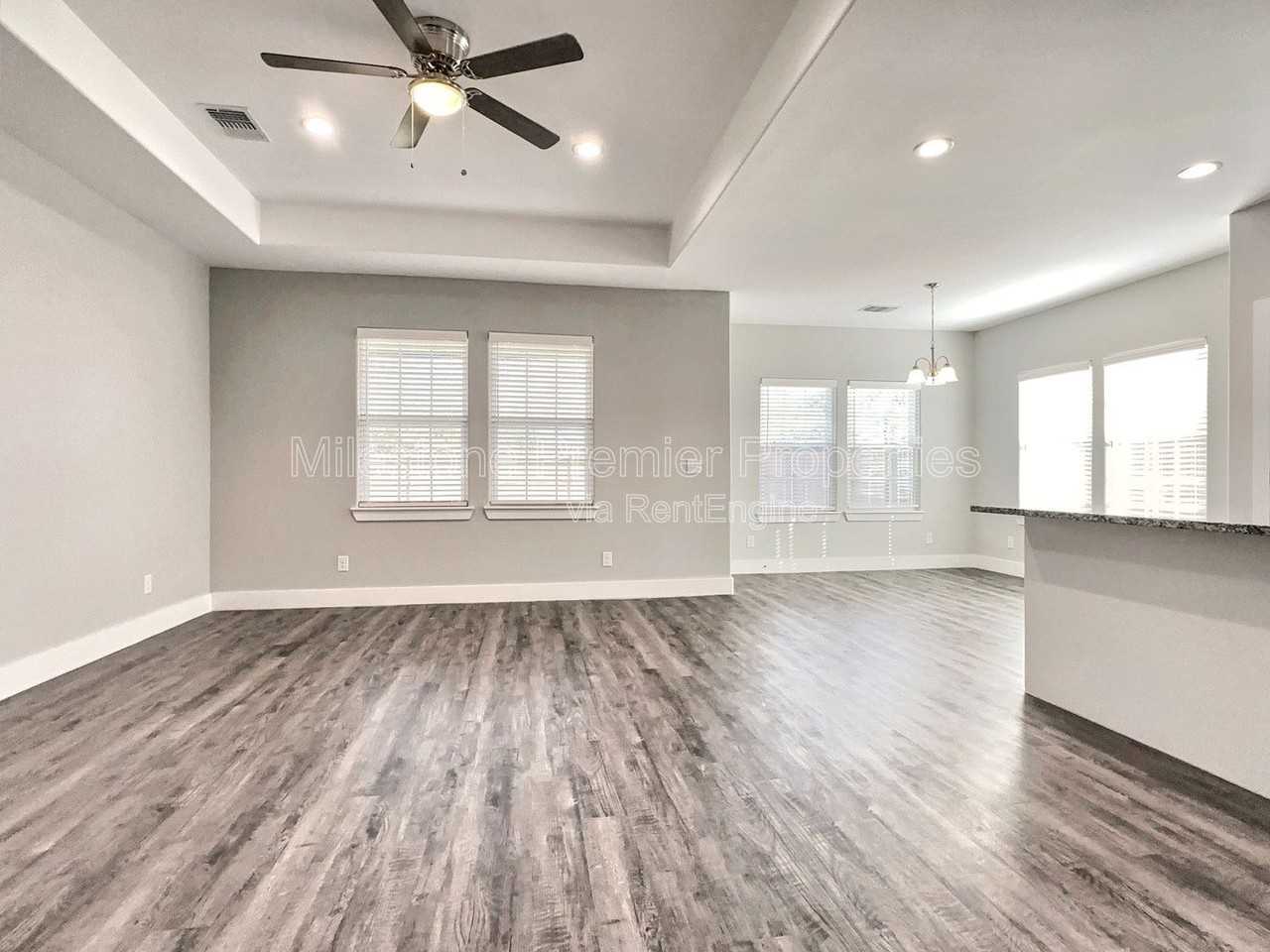 1036 Ray Dr - Photo 3 of 25